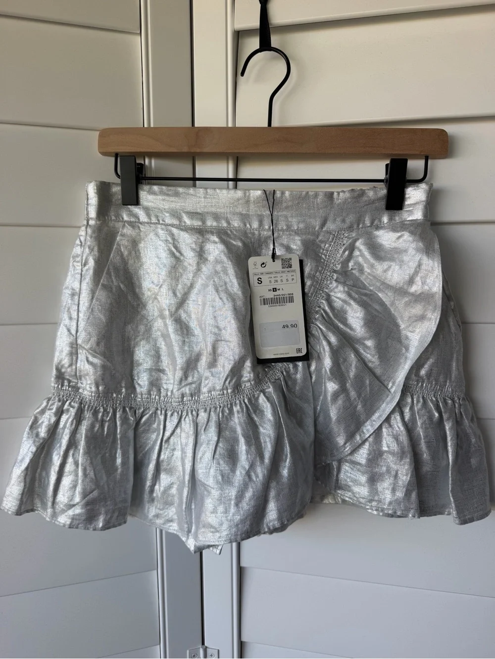 Zara Metallic Silver Ruffled Mini Skirt